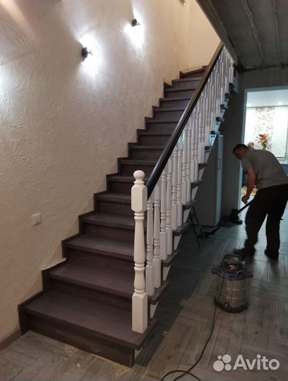 Обшивка лестницы деревом. Под ключ