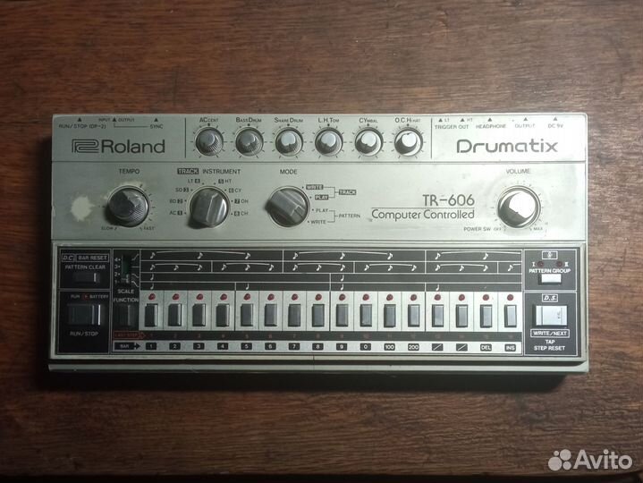 Roland tr-606