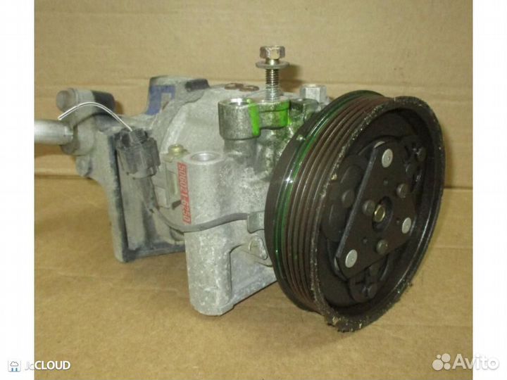 Компрессор кондиционера на nissan march K11 CG10DE