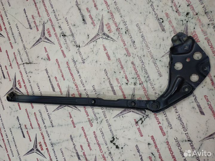 Петля капота w210 Mercedes