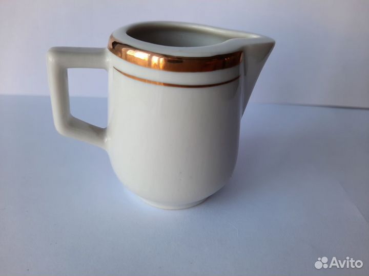 Сливочник «ресторан Венец» СССР Рижский фарфоровый