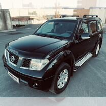 Nissan Pathfinder 2.5 AT, 2007, 239 000 км, с пробегом, цена 1 359 000 руб.