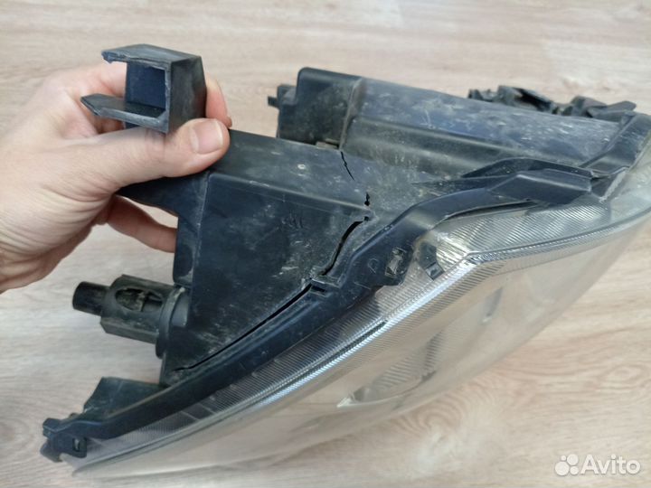 Фара левая Nissan almera g15