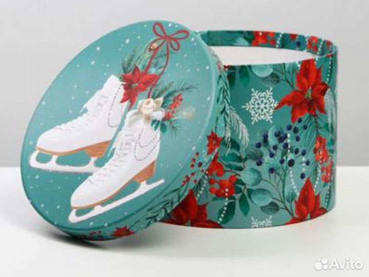 Коробка подарочная новогодняя 18х18х13