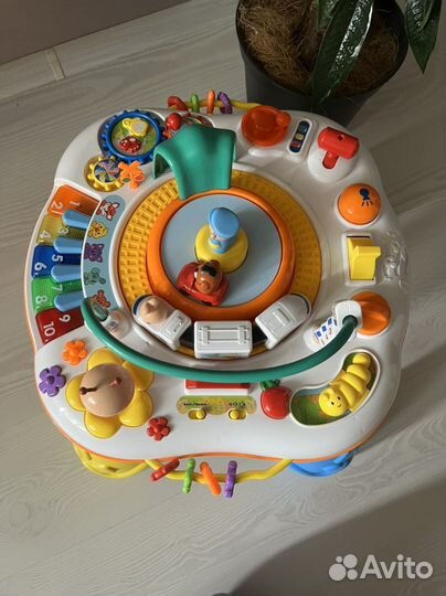 Развивающий столик жирафики