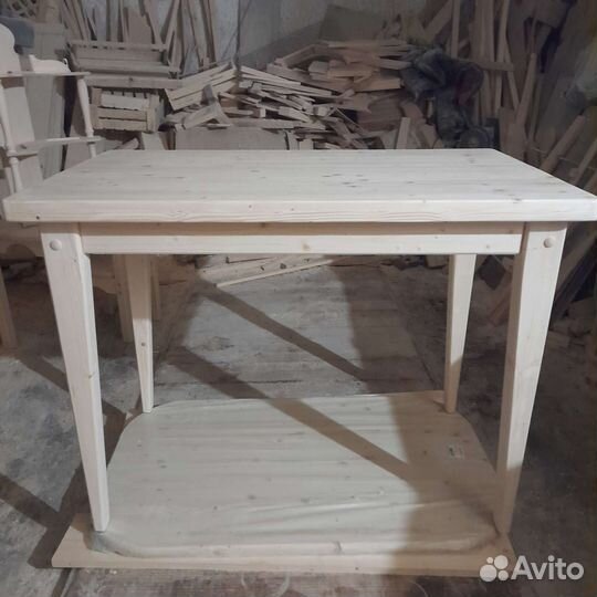 Кухонный стол