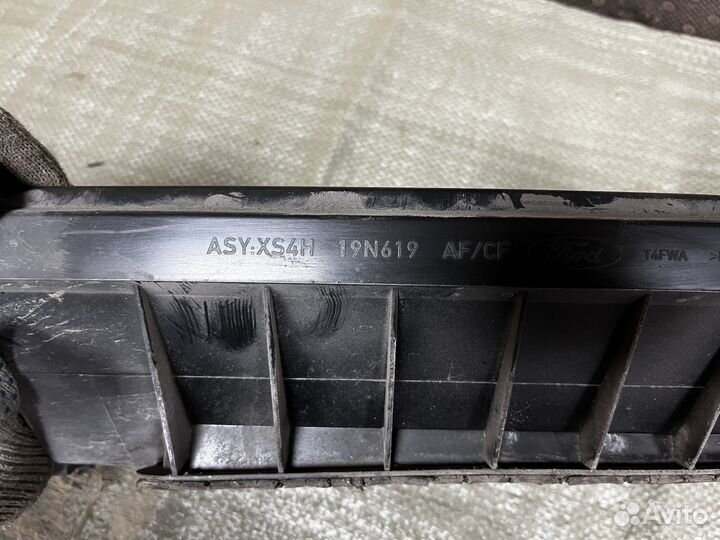 Корпус салонного фильтра на Ford focus 1