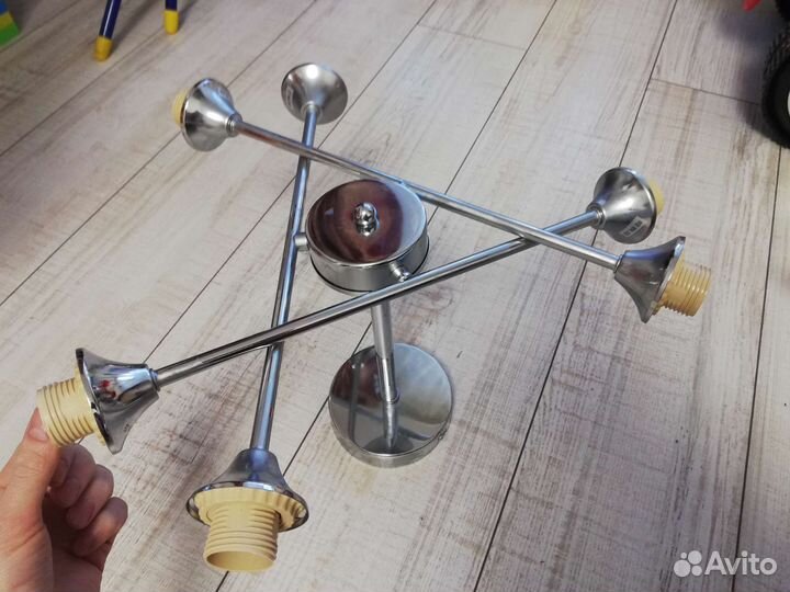 Люстра потолочная новая без плафонов
