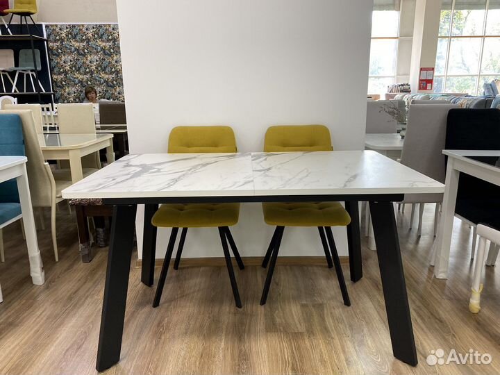 Стол кухонный