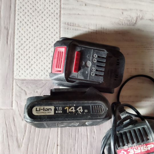 Продам шуруповерт на запчасти