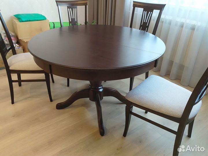 Стол кухонный из массива дерева