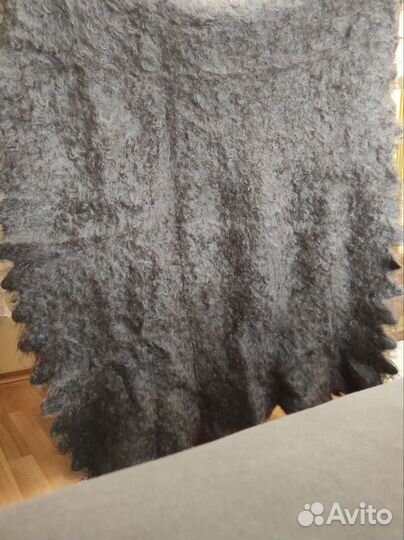 Пуховый платок из козьей шерсти