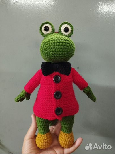 Крокодил Гена вязаный