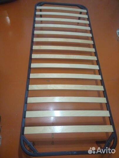 Кровать односпальная бу