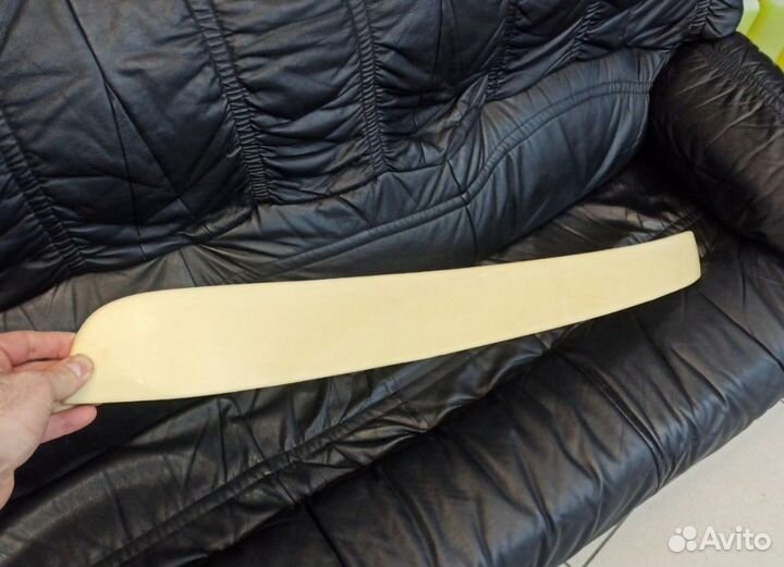 Козырек спойлер заднего стекла Camry 40