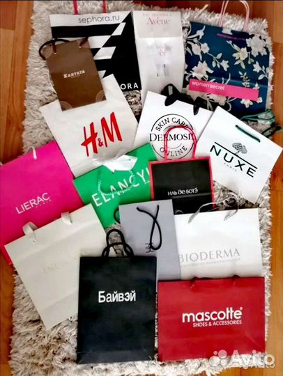 Пакеты, коробки и пыльники брендовых марок