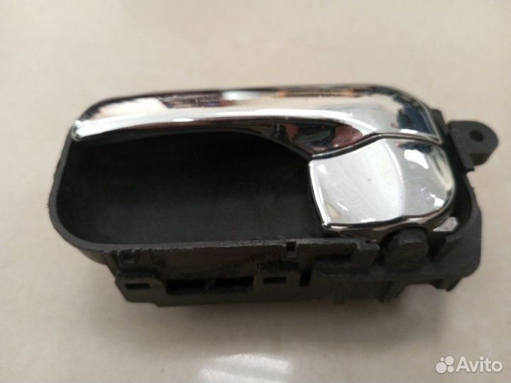 Ручка двери внутренняя левая Nissan X-Trail T30