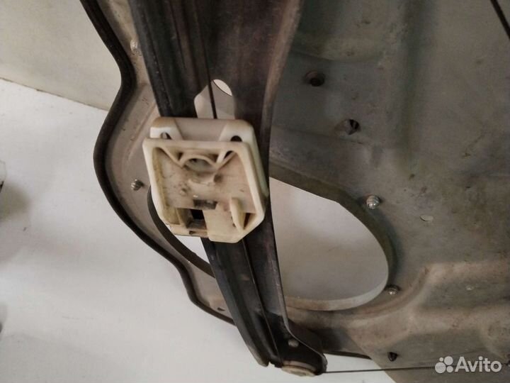 Стеклоподъемник правый передний Шкода Октавия А5