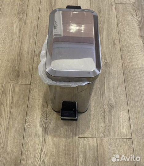 Мусорное ведро