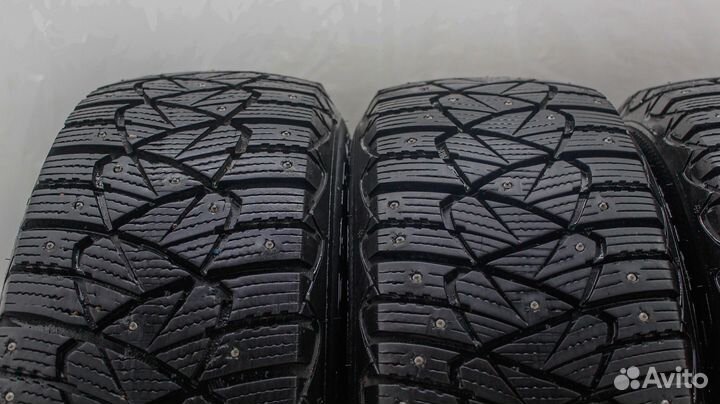 Goodyear Ultragrip 600 215/65 R16 98T
