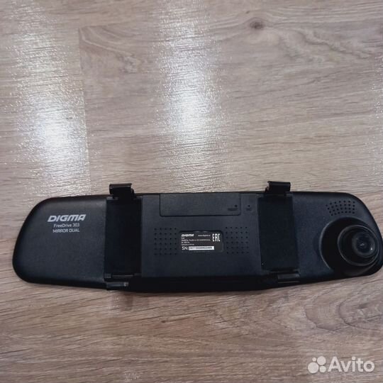 Видеорегистратор Digma FreeDrive 303