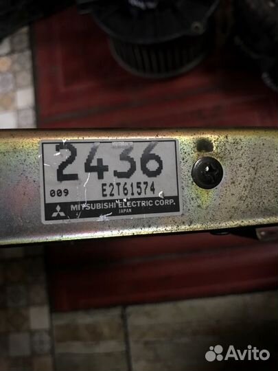 Блок управления двигателем Mitsubishi Chariot N44W