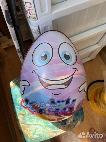 Пустое киндер яйцо (коробочка)