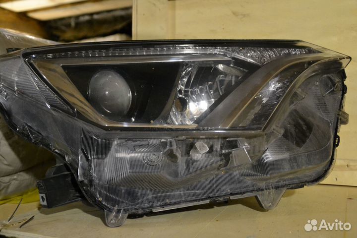 Фара RAV4 CA40 2015-2019 8113042650 8117042650