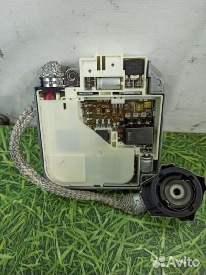 Блок ксенона Toyota Camry седан 2.4 2azfe 2010