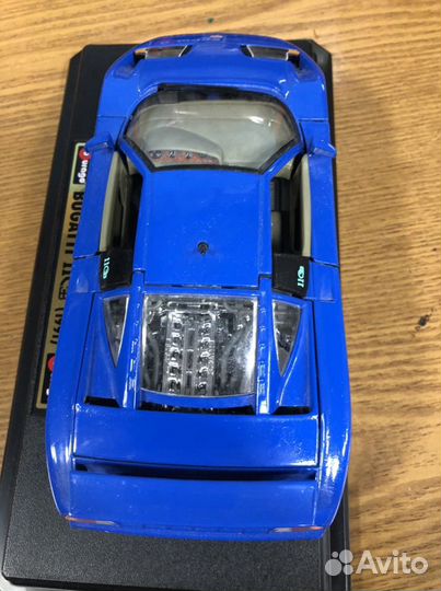 Модель aвто 1:24 bugatti 11 burago