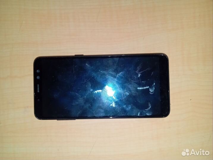 Samsung Galaxy A8 (2018), 4/32 ГБ