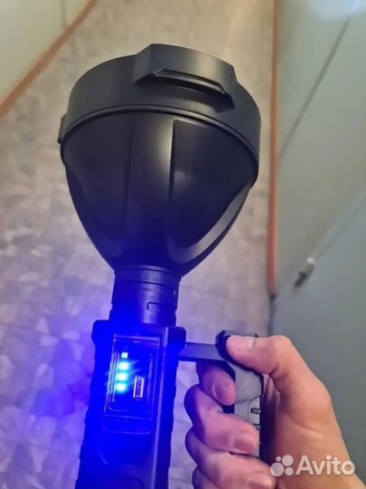 Новый, самый мощный фонарь, светит до 1500м