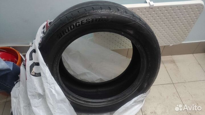 Bridgestone MY-02 Sporty Style 215/55 R17