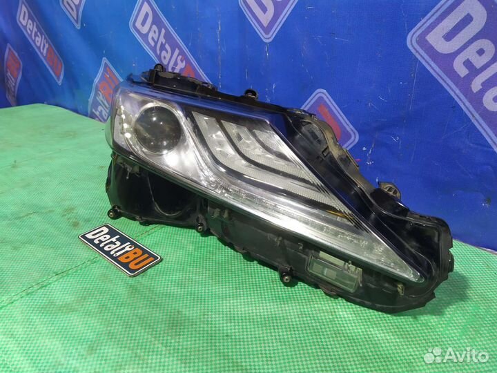 Фара правая LED Toyota Camry V70