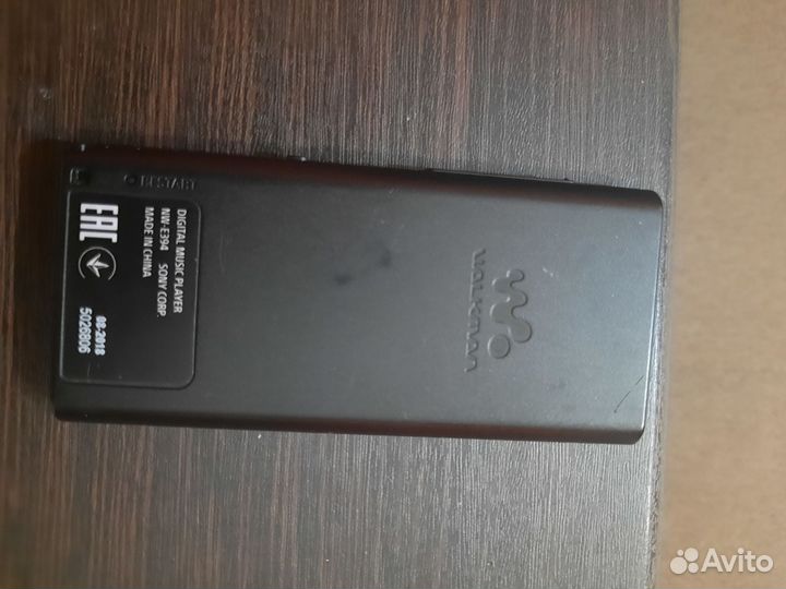 MP3-плеер Sony Walkman NW-E394 8 гб черный