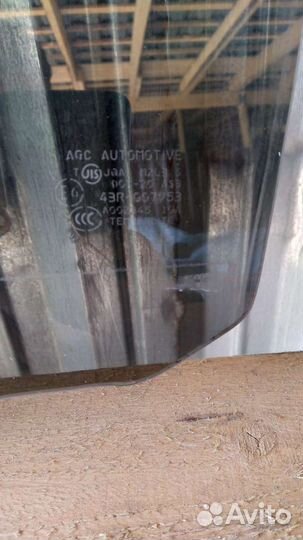 Стекло заднее левое Mitsubishi Outlander XL