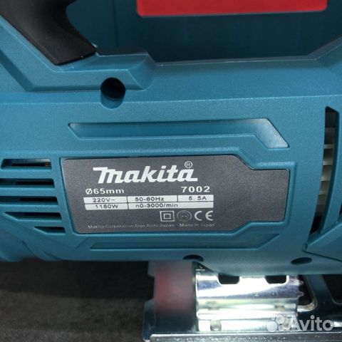 Мощный электролобзик Makita с лазерной наводкой