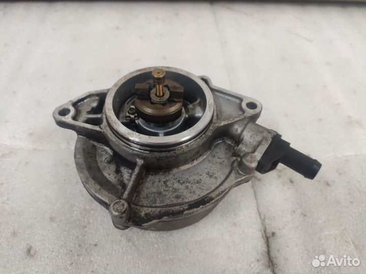 Насос вакуумный Volkswagen Touareg GP BKS 2005