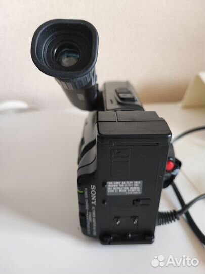 Видеокамера sony CCD-FX270E