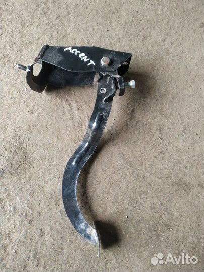 Педаль сцепления Hyundai Accent седан G4EC(1.5L