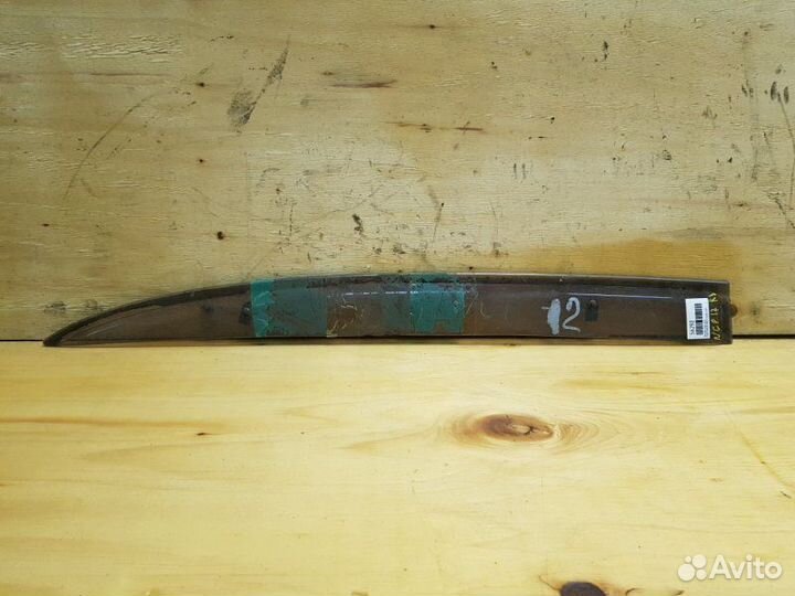 Ветровик прав. зад. toyota platz