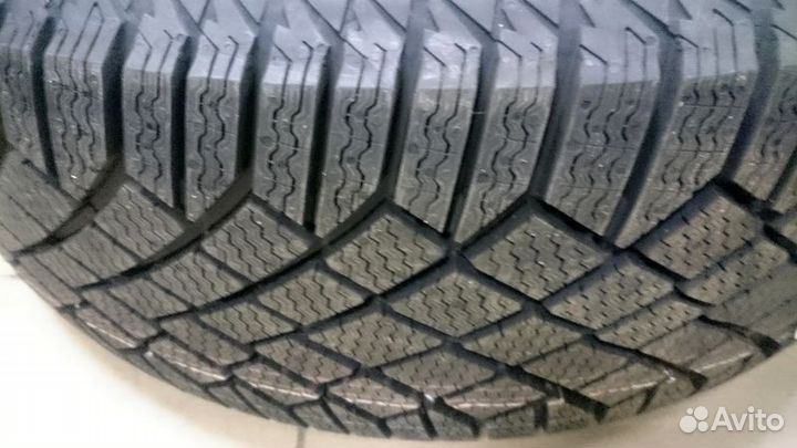 Continental ContiVikingContact 7 215/65 R16 102T