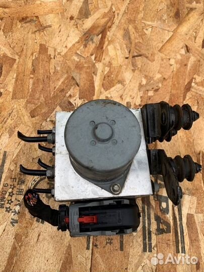 Блок abs Volkswagen Passat B7 2011-2015