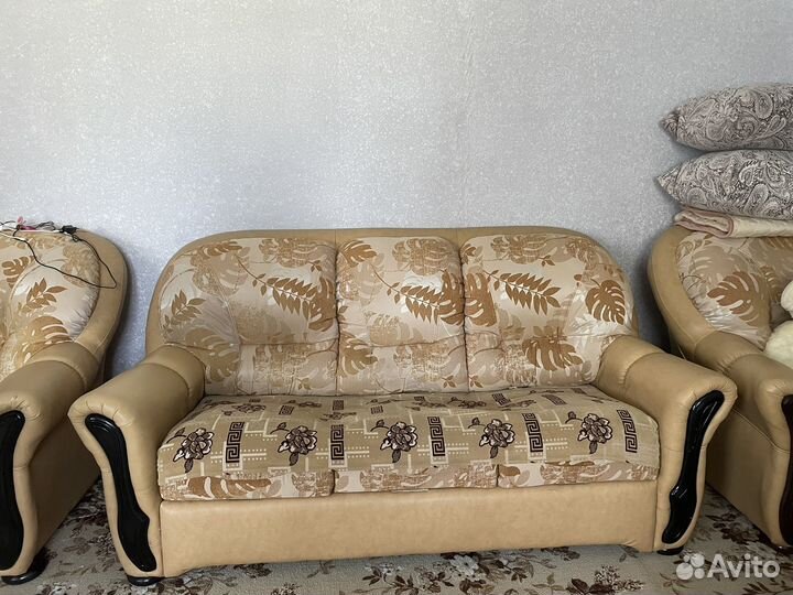 Кожаный диван и кресла бу