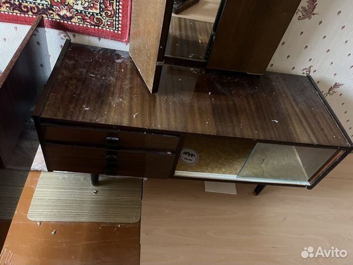 Трильяж с зеркалом