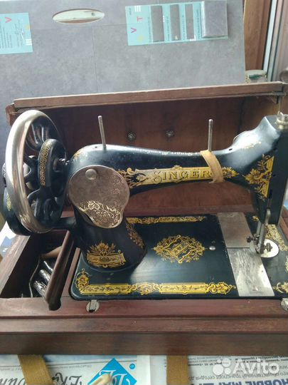 Швейная машина Singer