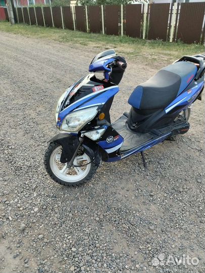 Продам скутер 150 кубов