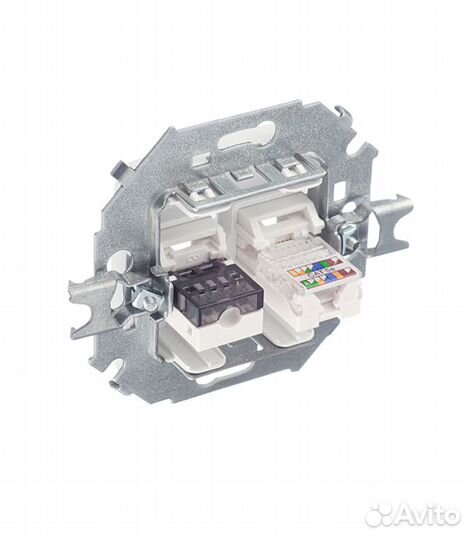 Розетка телефонная/компьютерная 1591590-030 скрыта