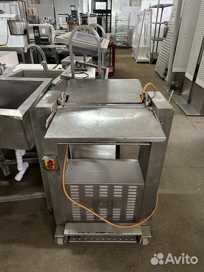 Шкуросъемная машина maja FEM 436