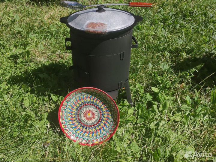 Казан чугунный с крышкой сковородой